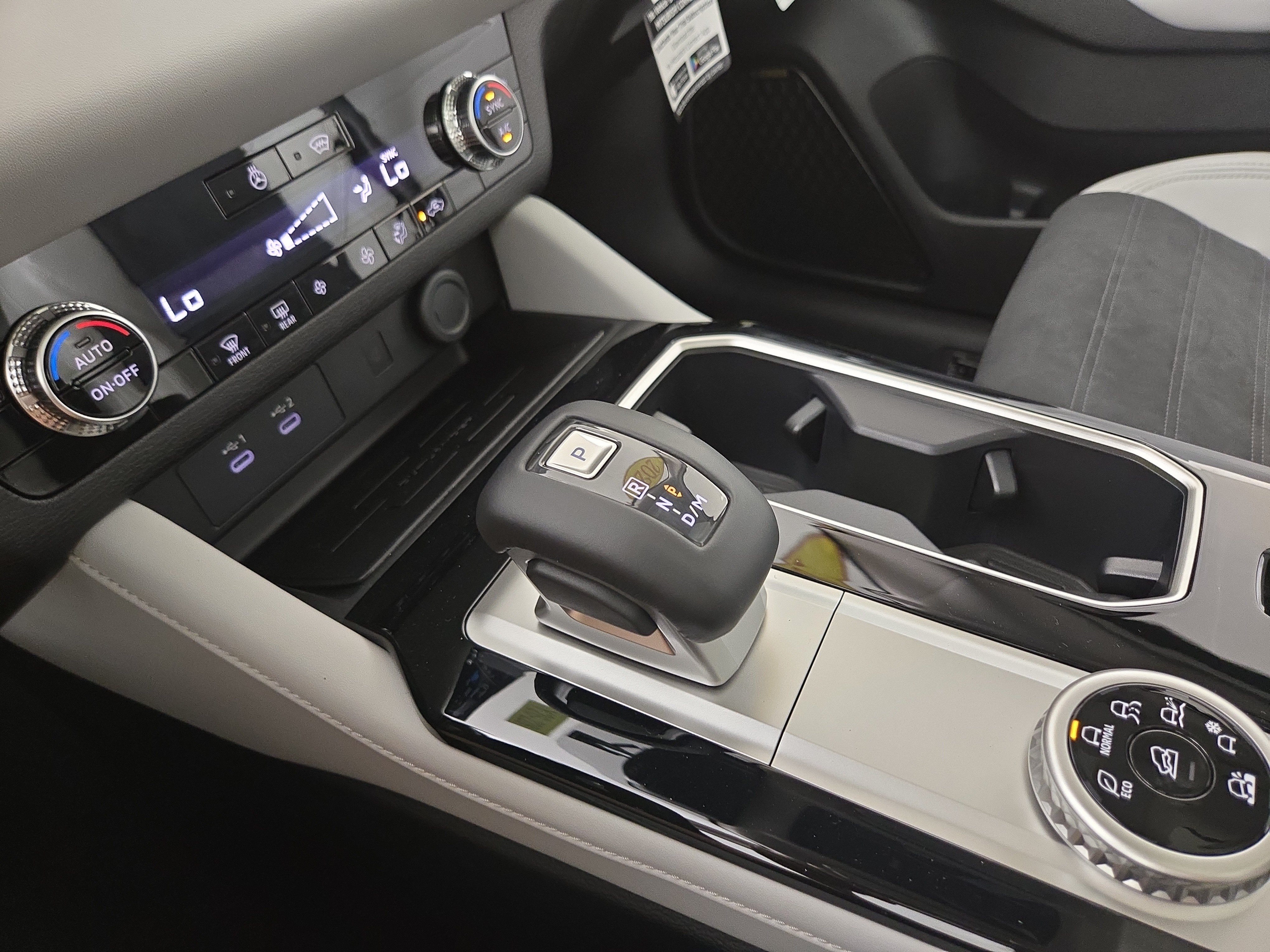 New 2026 Mitsubishi Outlander SE AWD/4WD image 24