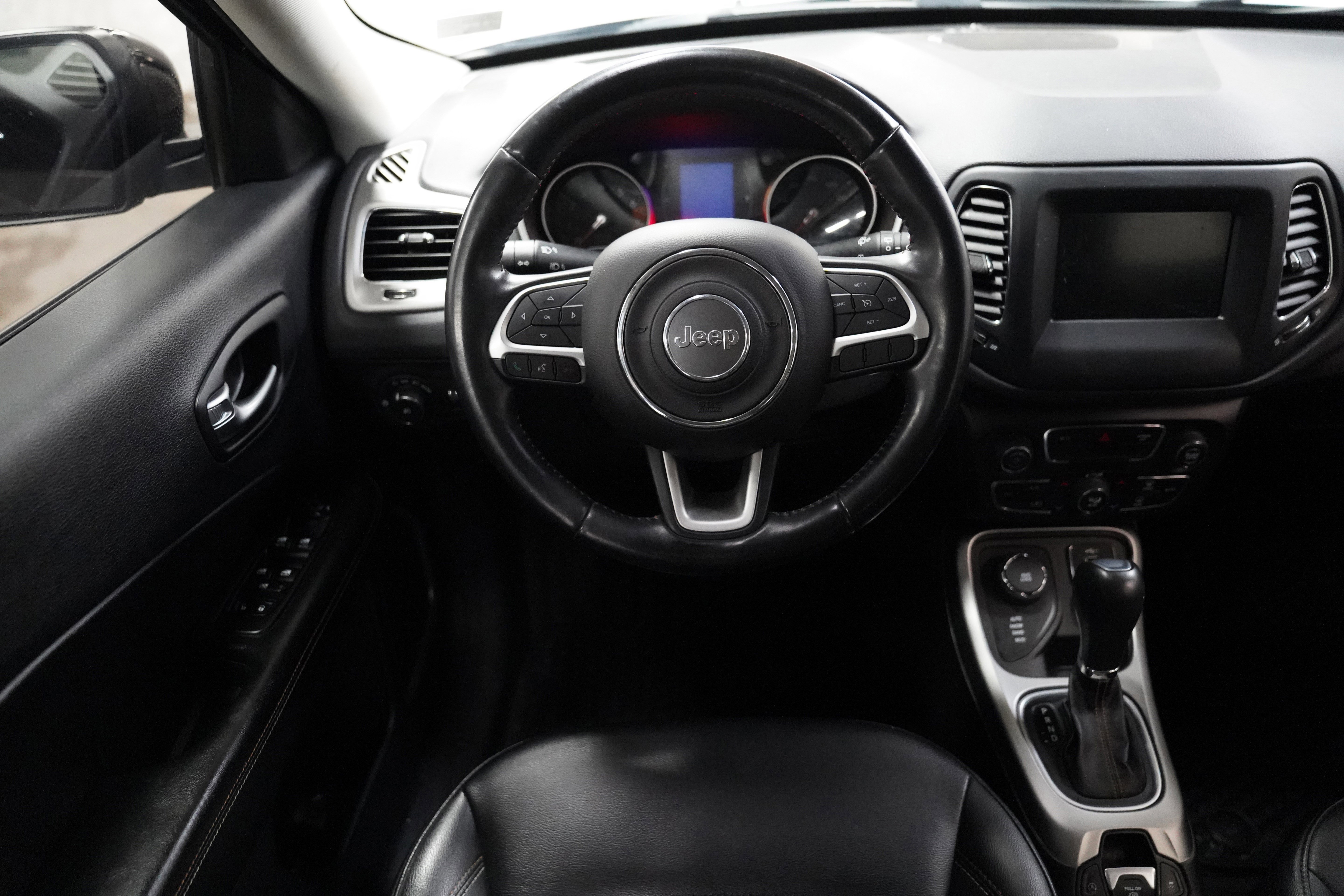 Used 2020 Jeep Compass Latitude w/ Cold Weather Group image 12