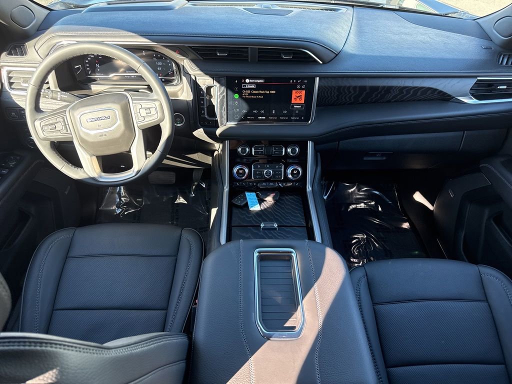Used 2024 GMC Yukon Denali AWD/4WD image 16