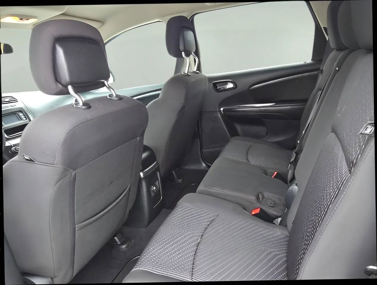 Used 2018 Dodge Journey SE image 12