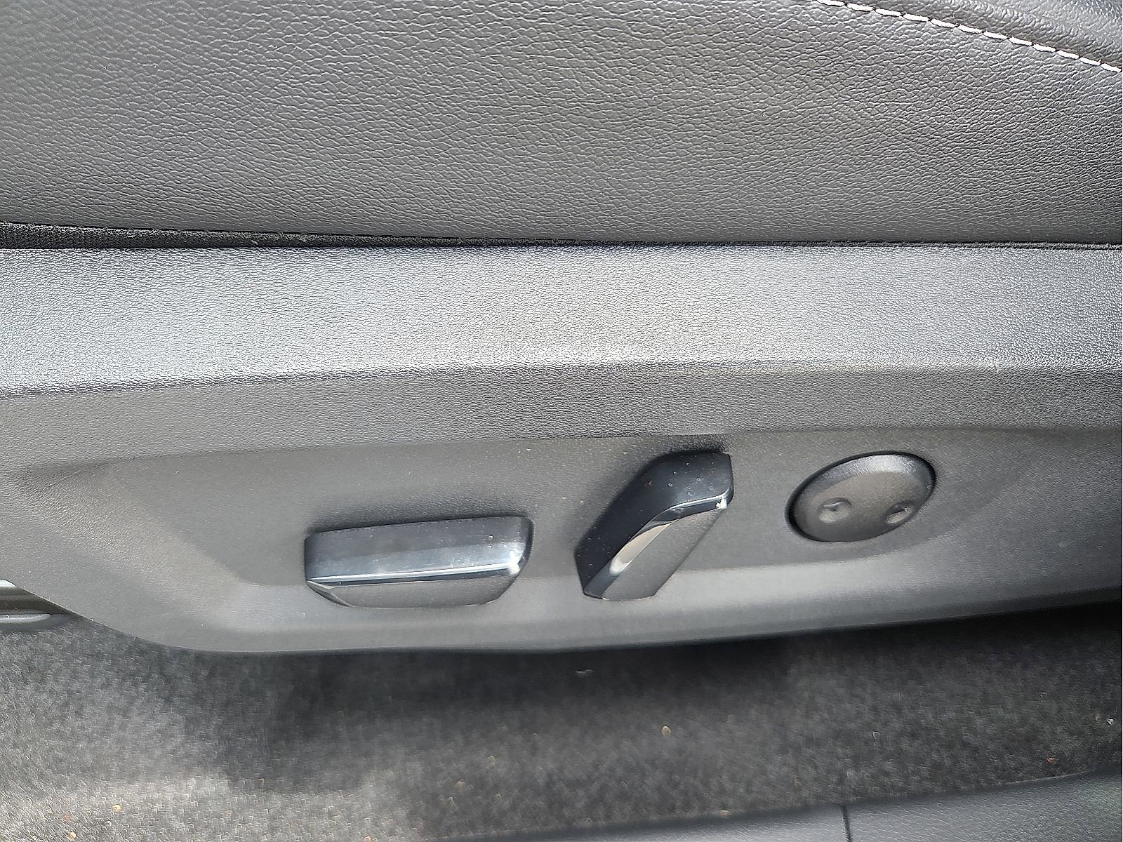 Used 2025 Nissan Murano SV AWD/4WD image 14