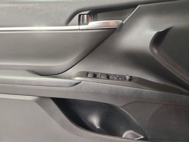 Used 2022 Toyota Camry SE w/ Convenience Package FWD image 20