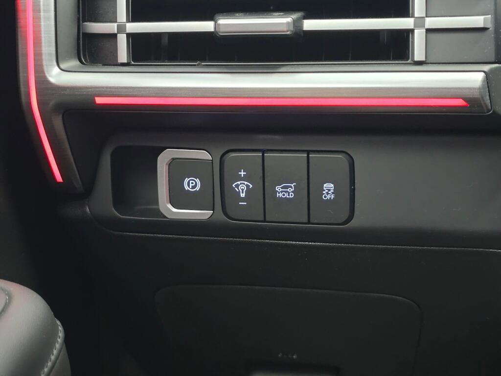 Used 2024 Hyundai Santa Fe Limited AWD/4WD image 24