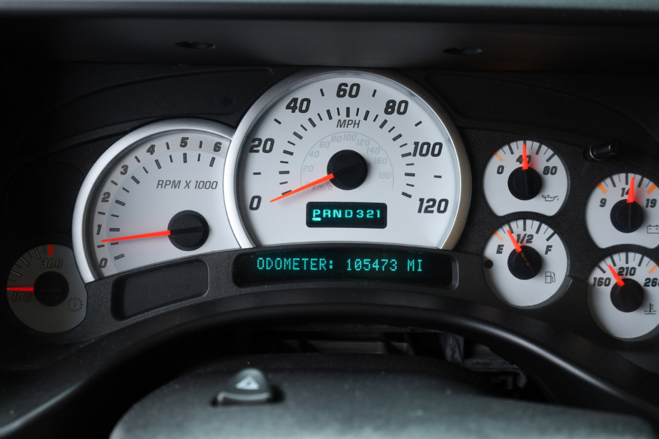 Used 2003 HUMMER H2 w/ Preferred Equipment Group image 40