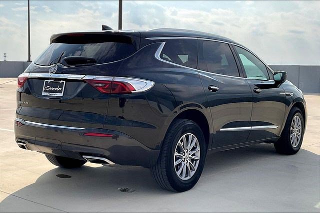 Used 2024 Buick Enclave Premium image 2