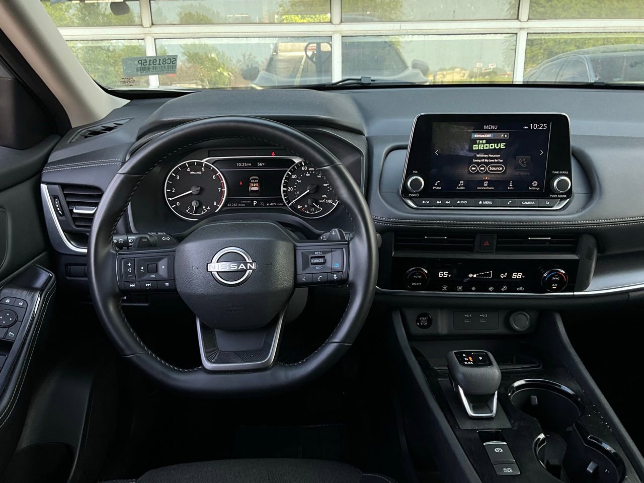 Used 2025 Nissan Rogue SV FWD image 14