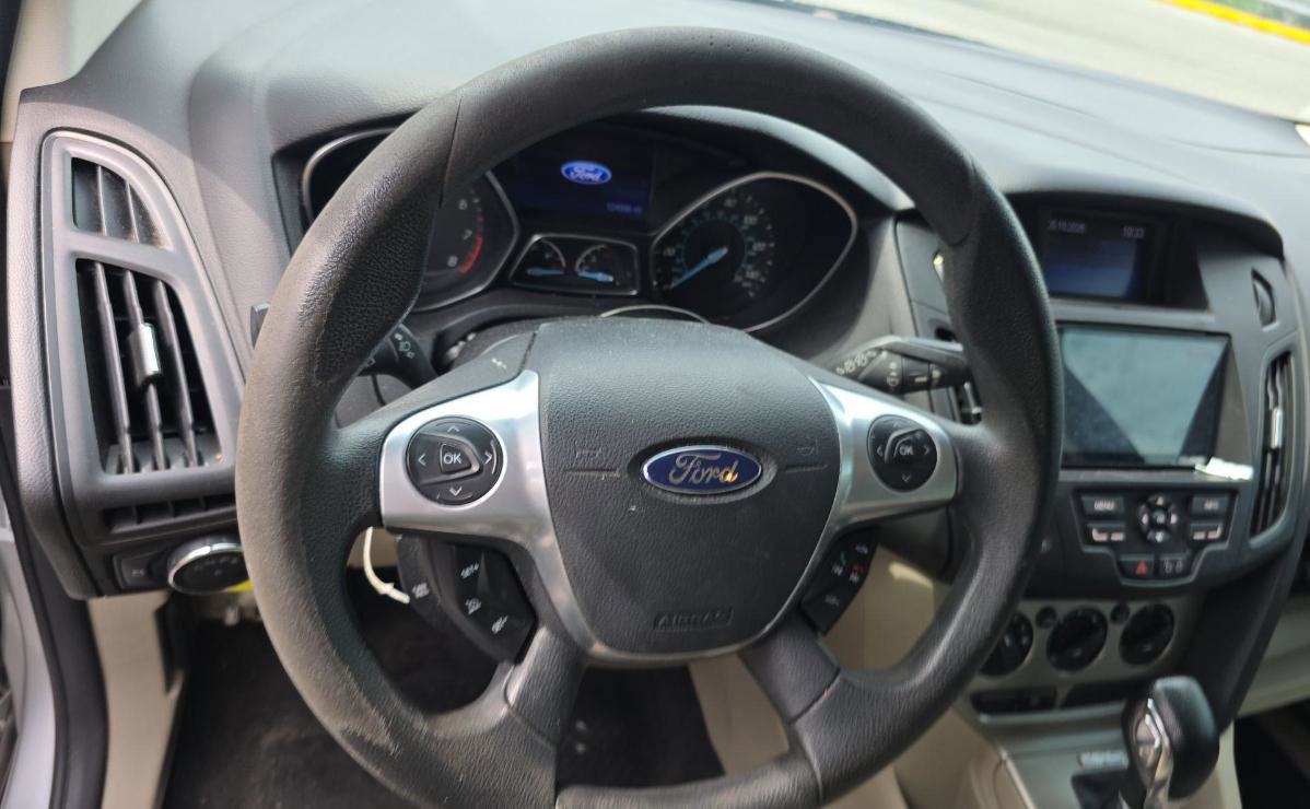 Used 2013 Ford Focus SE FWD image 10