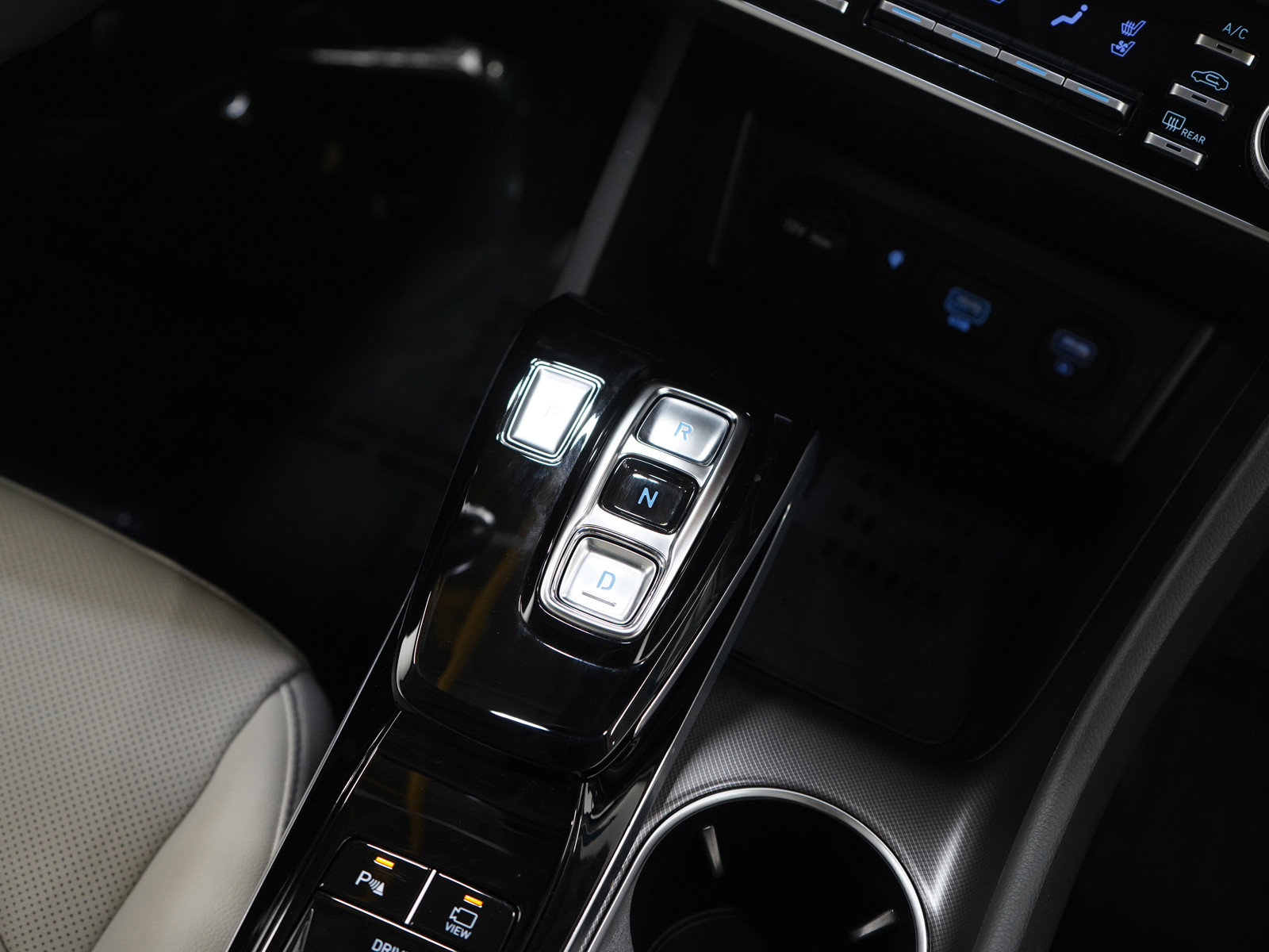 Used 2023 Hyundai Sonata Limited w/ Preferred Accessory Package image 17