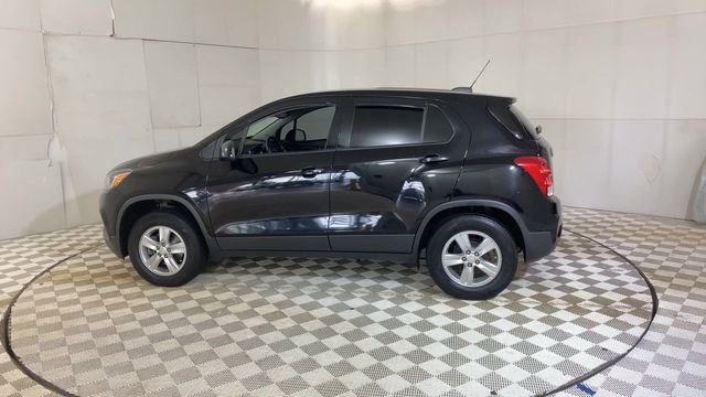 Used 2019 Chevrolet Trax LS w/ Tint and Cruise Package FWD image 8