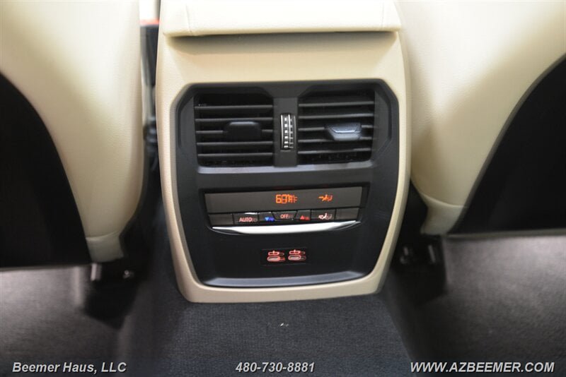 Used 2024 BMW 330i Sedan w/ M Sport Package RWD image 27
