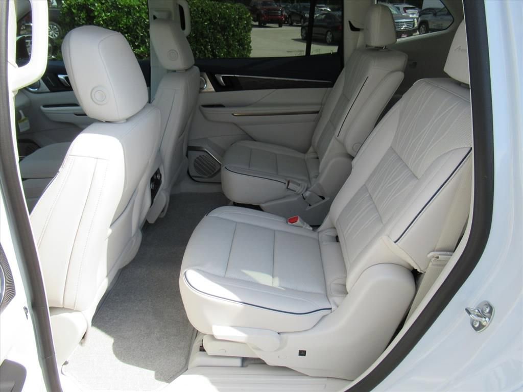 New 2026 Buick Enclave Avenir w/ Super Cruise Package FWD image 31