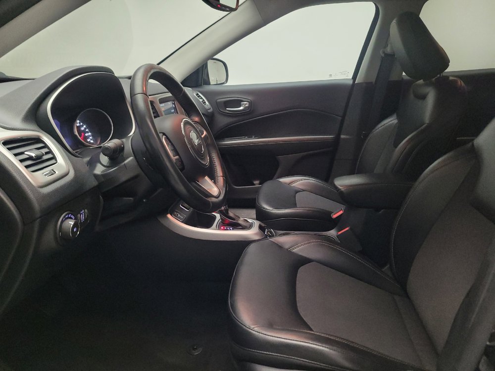 Used 2018 Jeep Compass Latitude w/ Popular Equipment Group FWD image 17