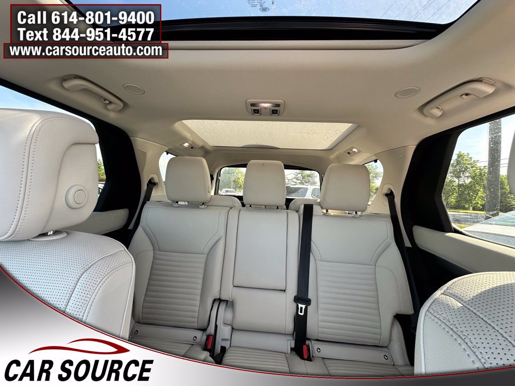 Used 2025 Land Rover Discovery Dynamic SE AWD/4WD image 11