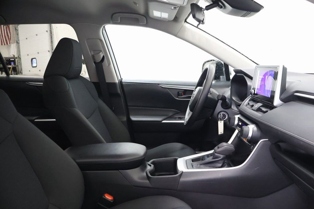 Used 2023 Toyota RAV4 LE image 21