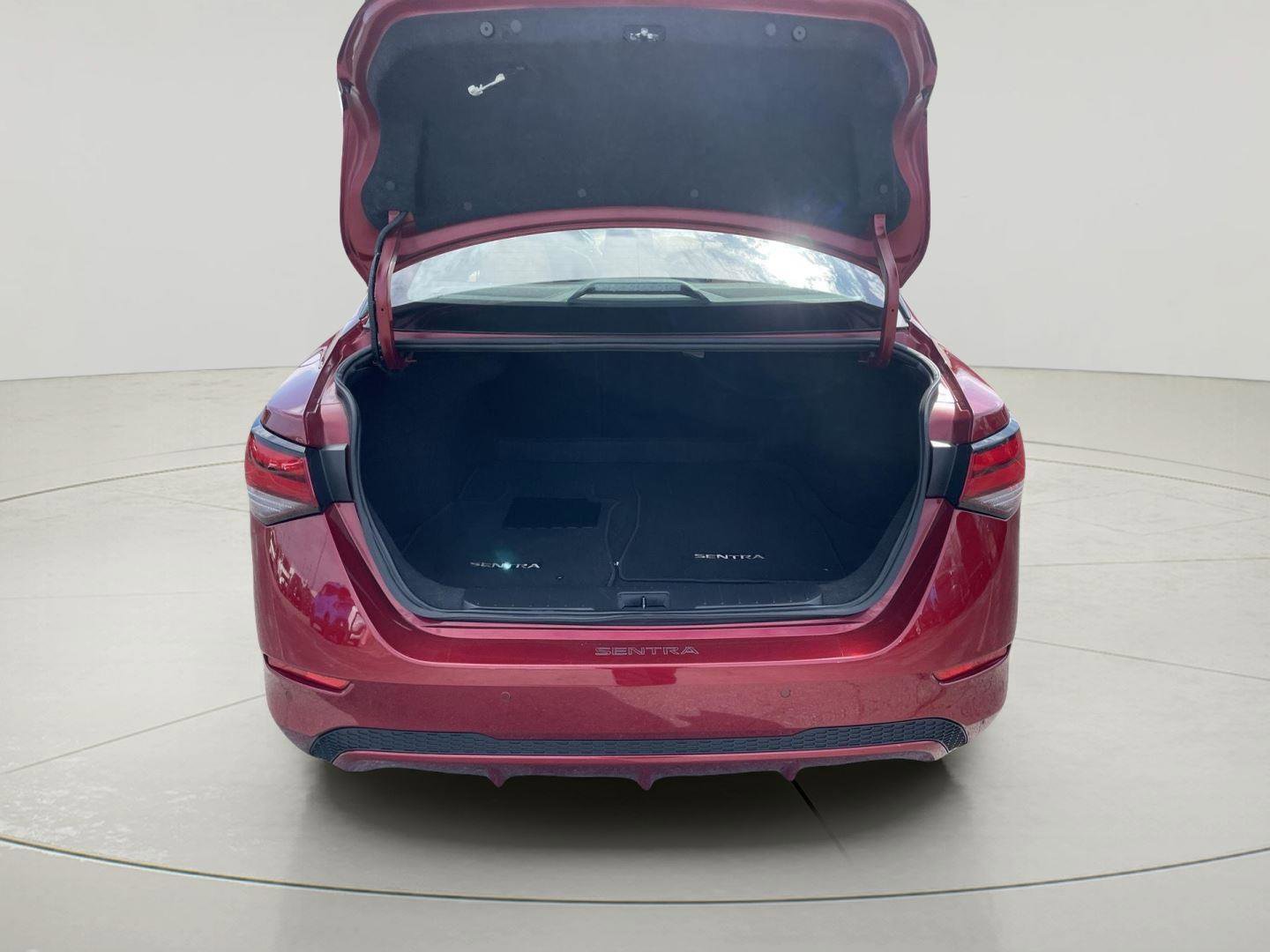 Used 2024 Nissan Sentra SV w/ SV Premium Package image 9