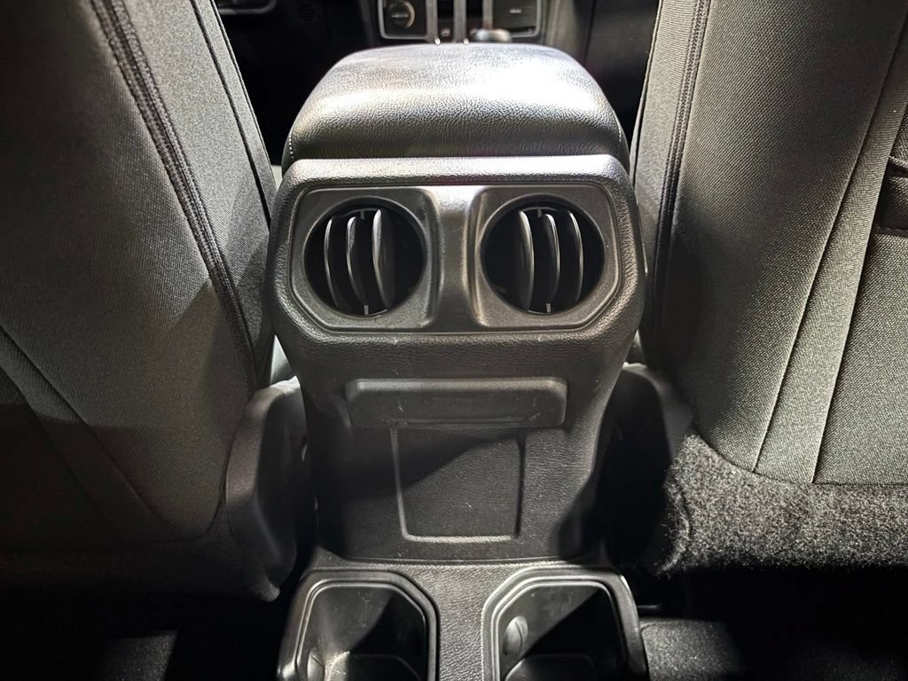 Used 2019 Jeep Wrangler Sport AWD/4WD image 26