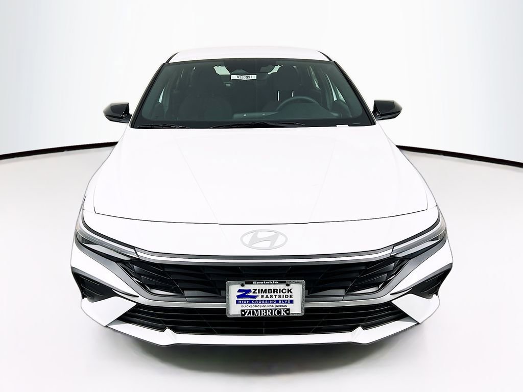 New 2025 Hyundai Elantra SEL w/ Cargo Package image 2