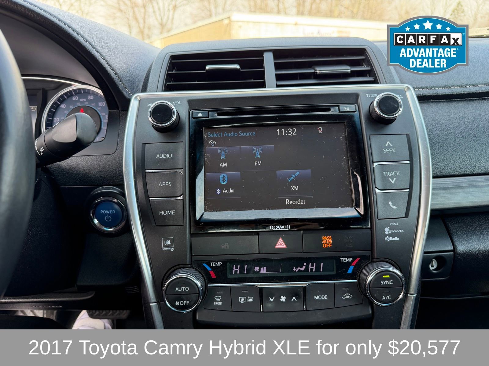 Used 2017 Toyota Camry XLE FWD image 18