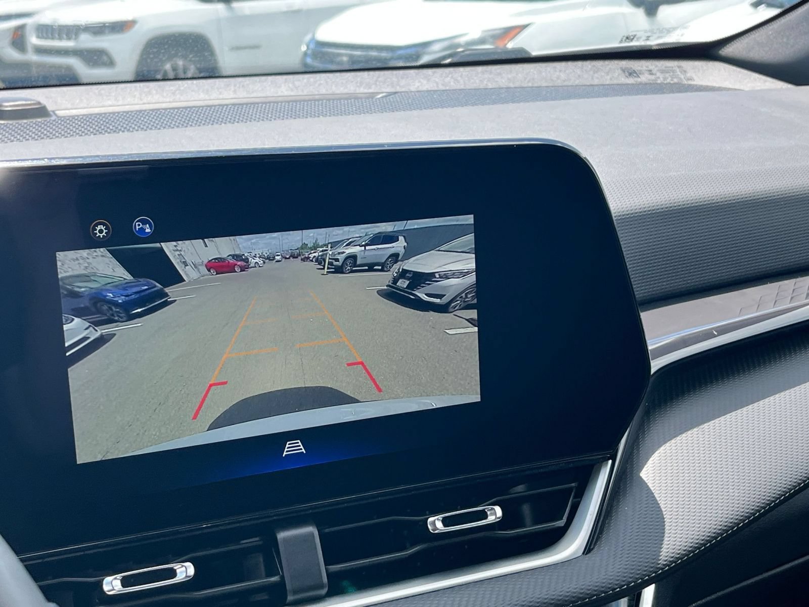 Used 2025 Chevrolet Equinox LT FWD image 23