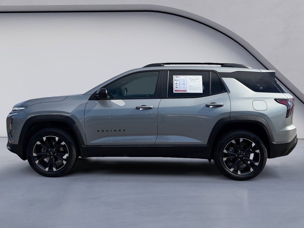 Used 2025 Chevrolet Equinox RS image 2