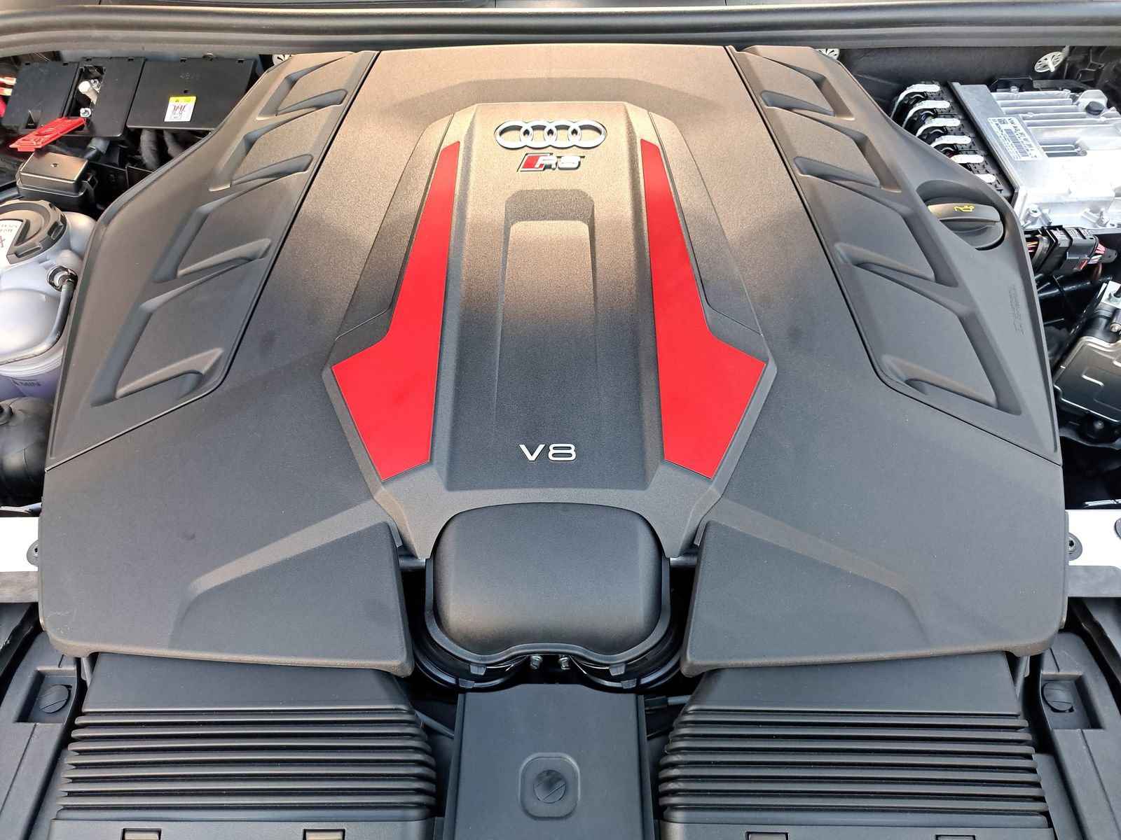 New 2025 Audi RS Q8 performance image 34