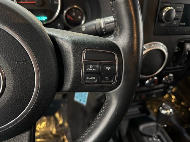 Used 2015 Jeep Wrangler Unlimited Sahara image 15