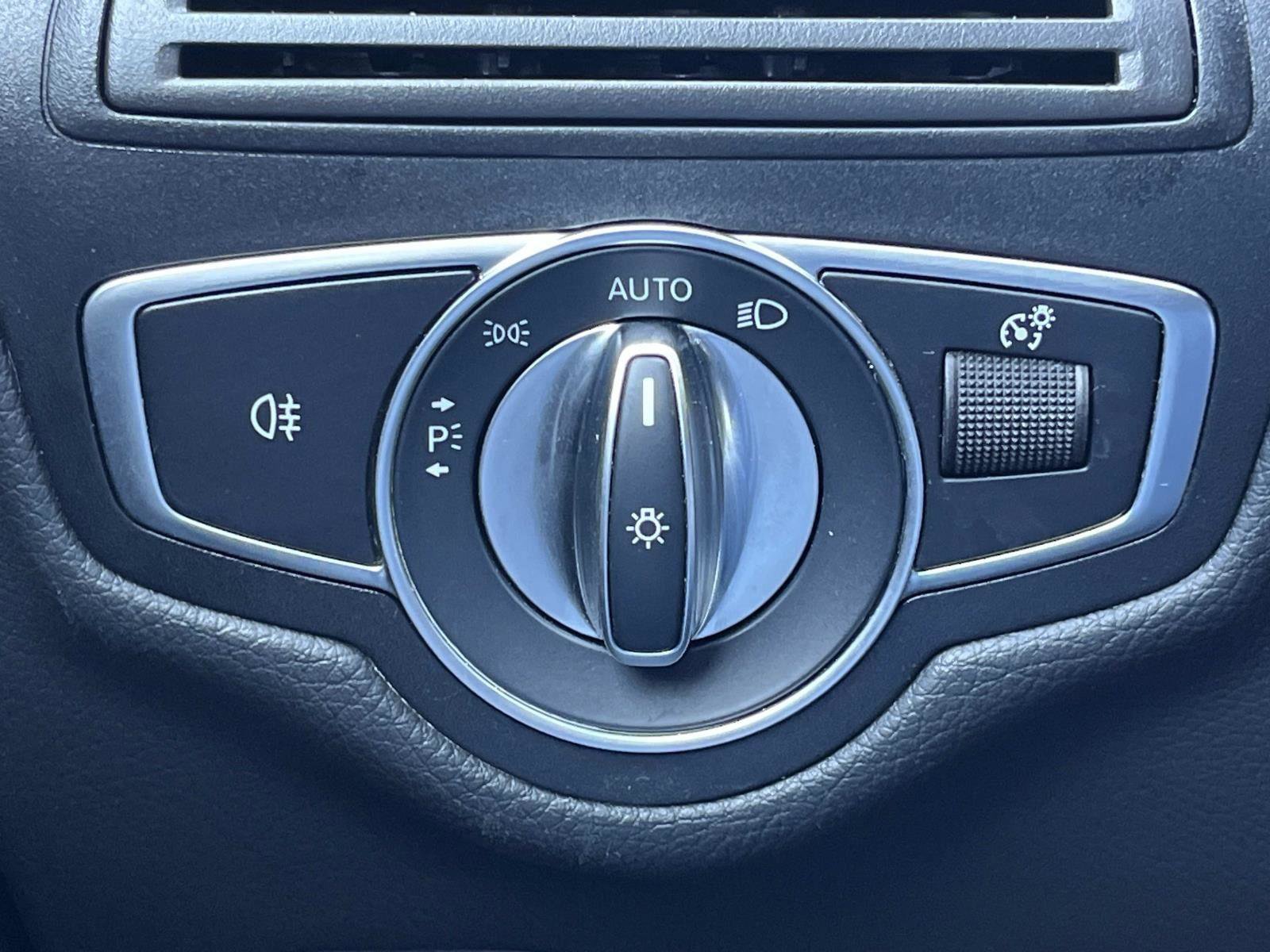 Certified 2022 Mercedes-Benz GLC 300 image 25