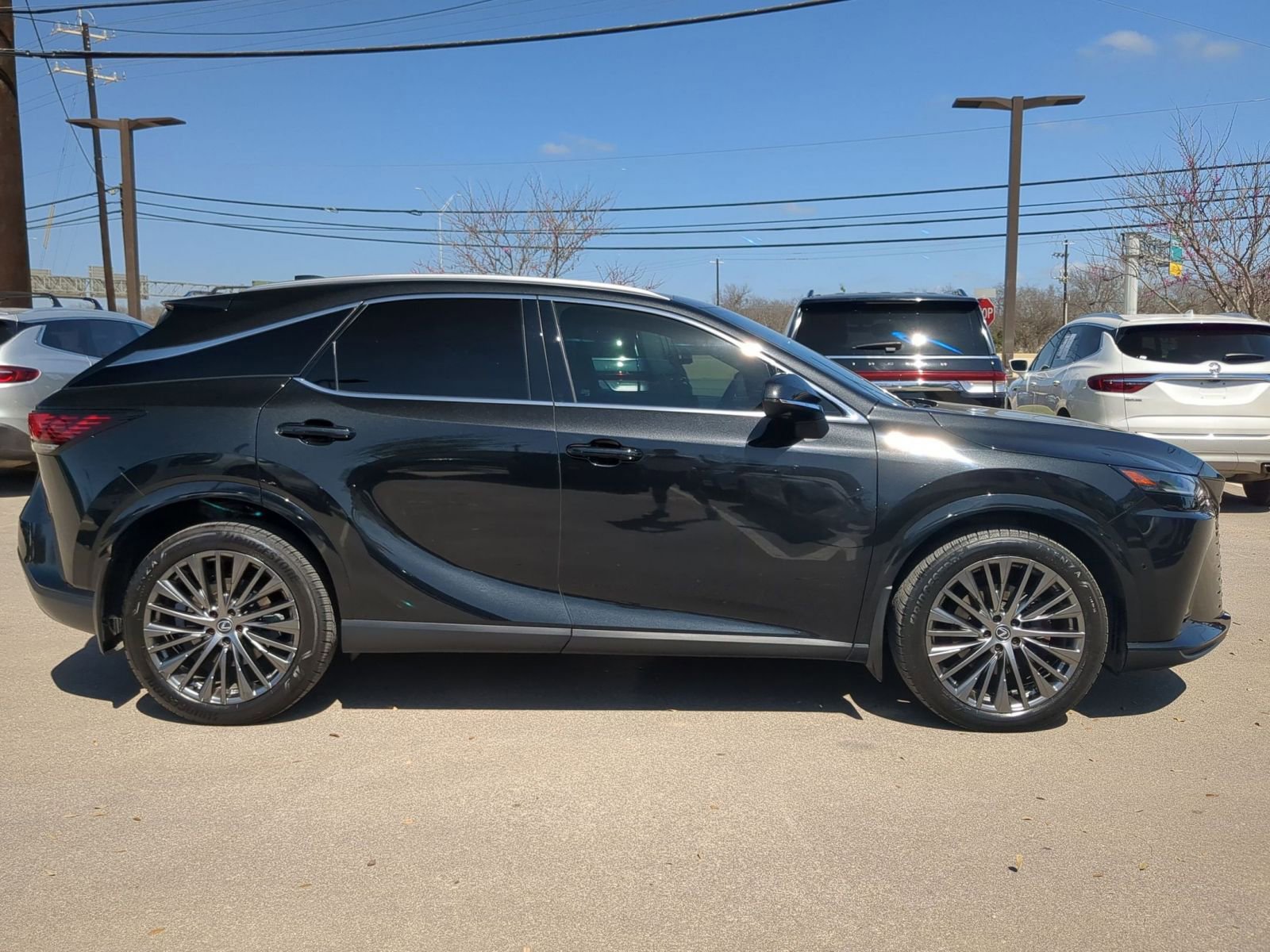 Used 2024 Lexus RX 350 FWD image 2