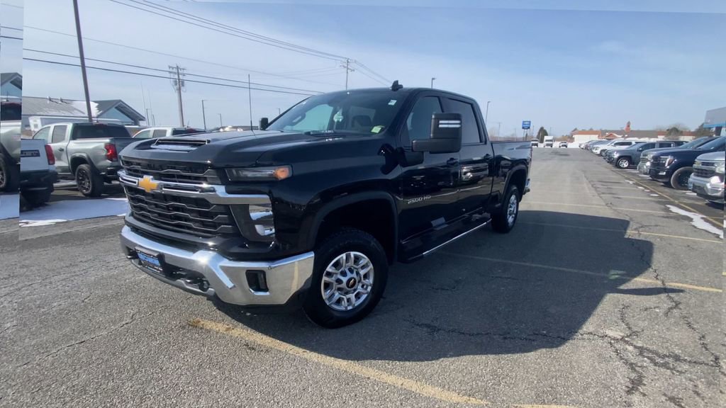 Used 2025 Chevrolet Silverado 2500 LT w/ Convenience Package image 4