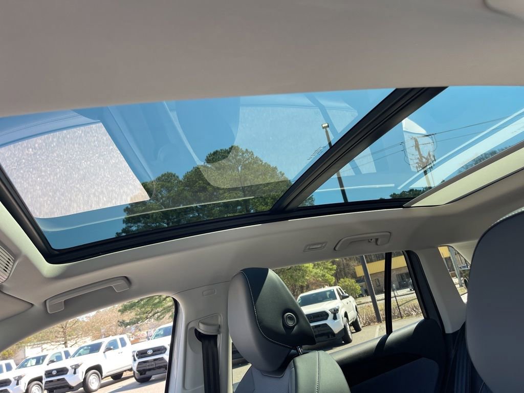 New 2026 Volkswagen Tiguan SE AWD/4WD image 16