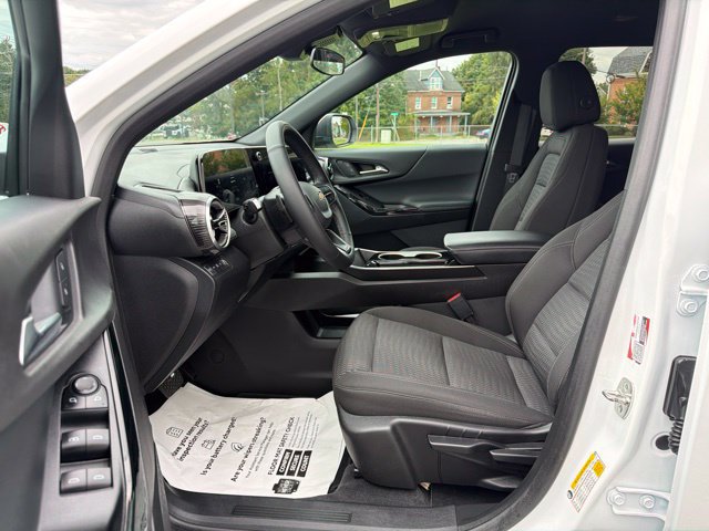 Used 2025 Chevrolet Equinox LT AWD/4WD image 13