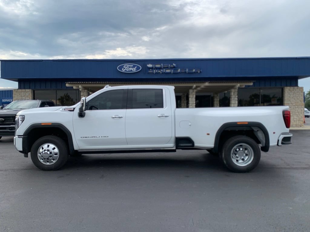 Used 2024 GMC Sierra 3500 Denali w/ Denali Reserve Package AWD/4WD image 11
