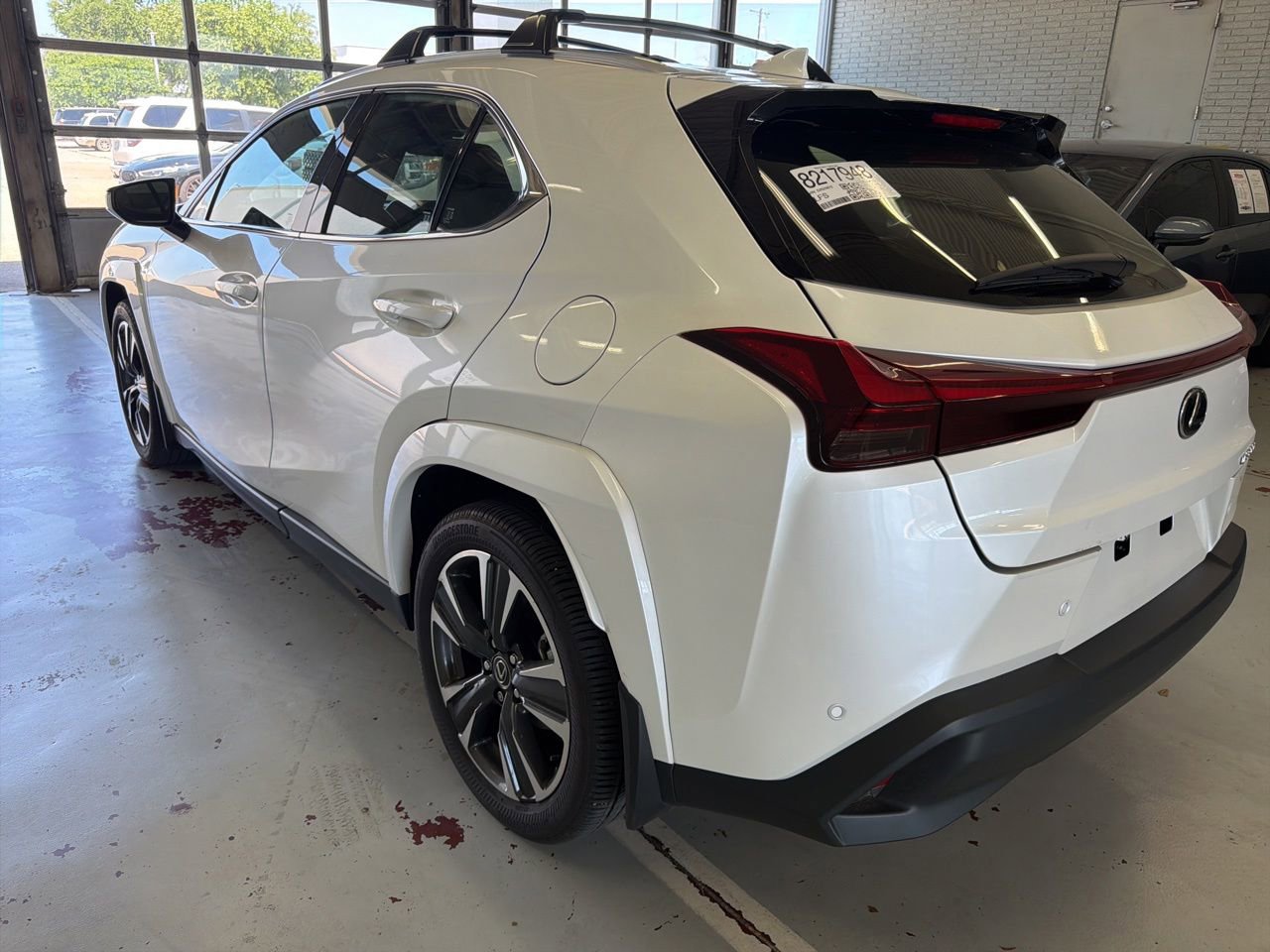Used 2025 Lexus UX 300h FWD w/ Accessory Package (Z1) image 7