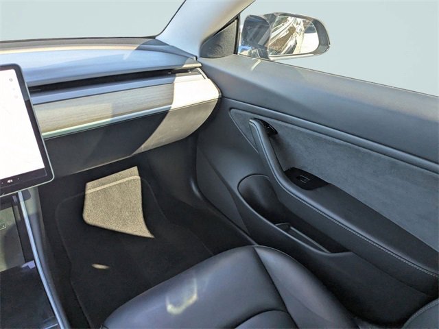 Used 2019 Tesla Model 3 Standard Range Plus image 15