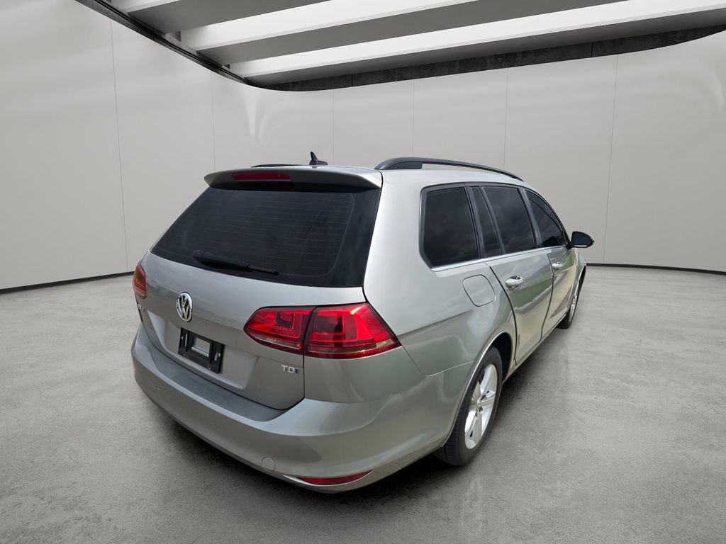 Used 2015 Volkswagen Golf TDI S FWD image 5