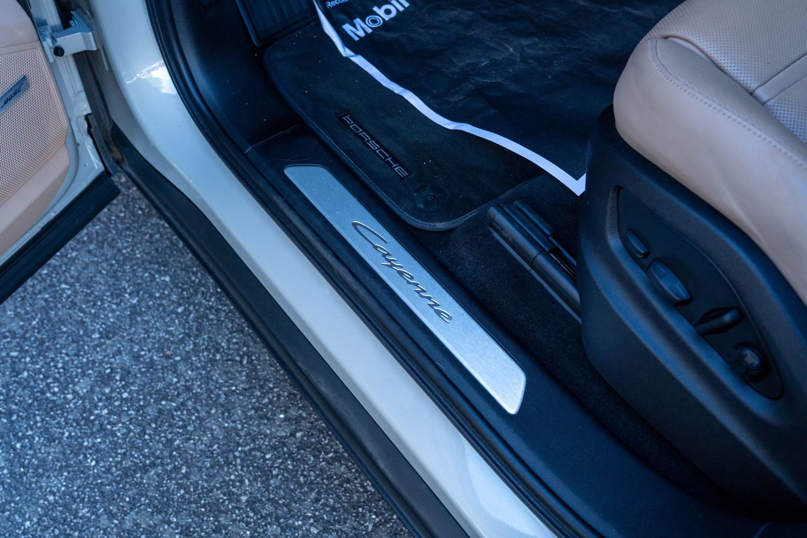 Certified 2024 Porsche Cayenne image 23