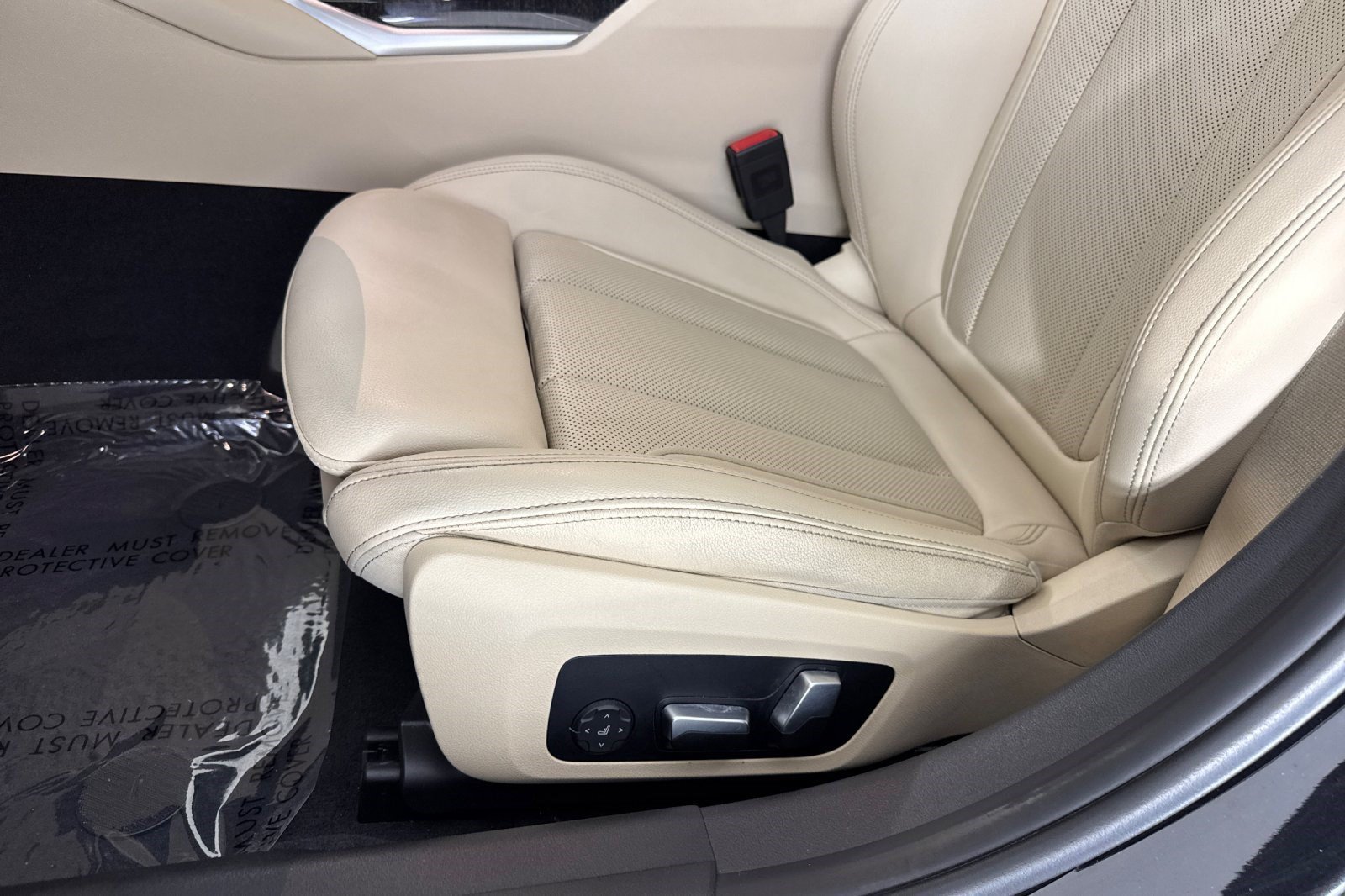 Used 2022 BMW 330e w/ M Sport Package RWD image 14