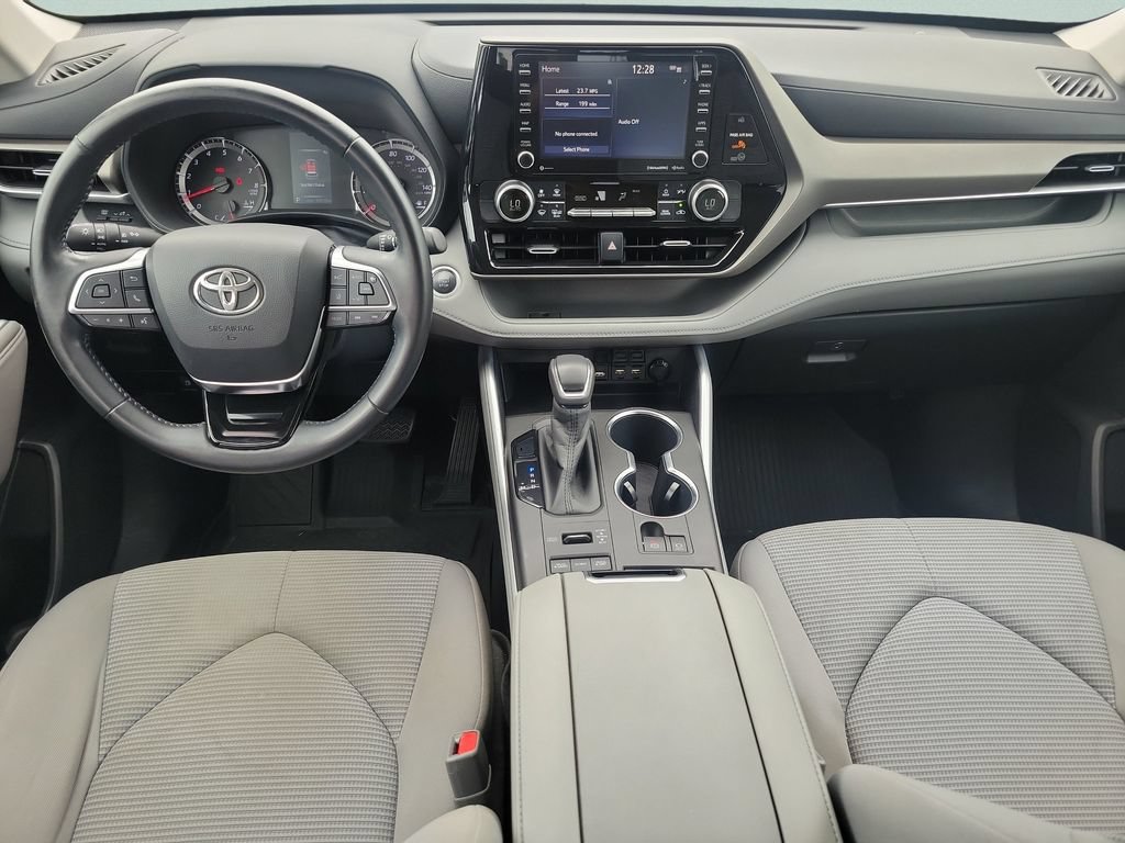 Used 2020 Toyota Highlander LE AWD/4WD image 15