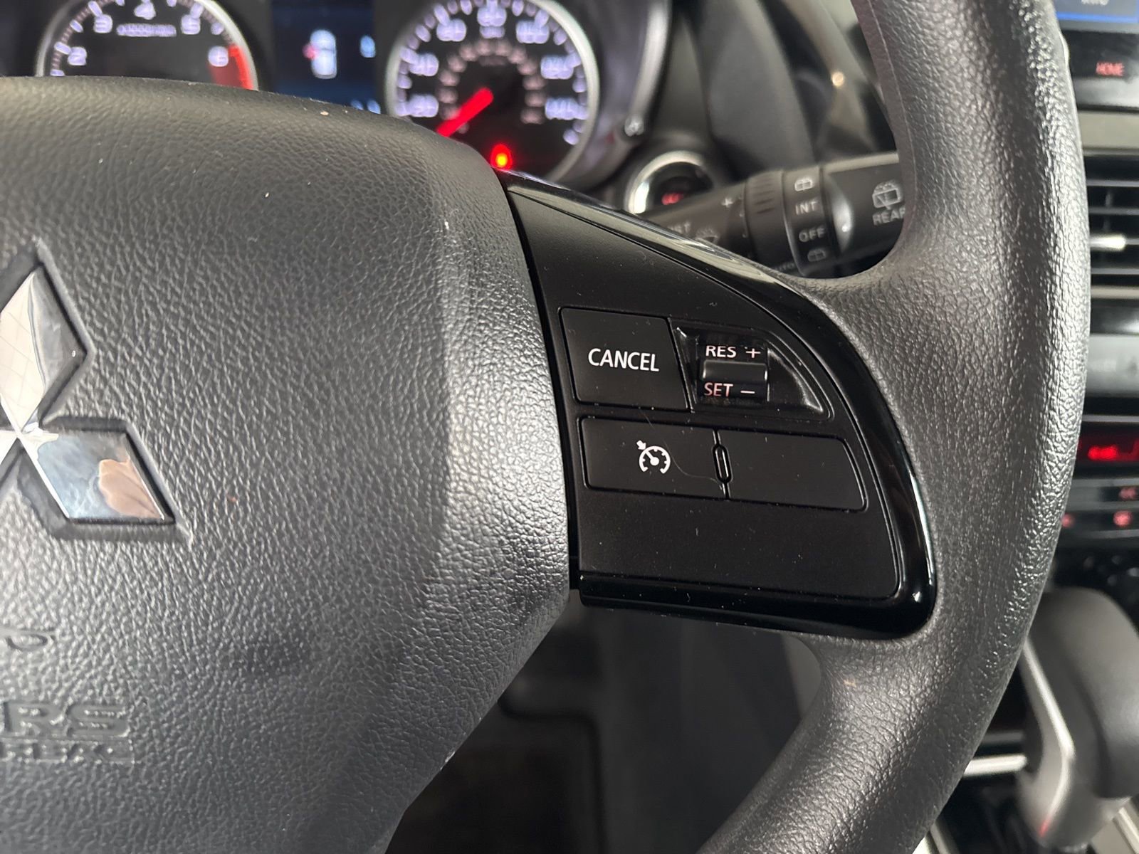 Used 2024 Mitsubishi Eclipse Cross LE image 23