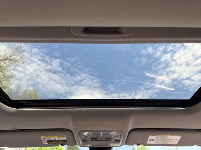 Used 2019 Toyota Highlander XLE AWD/4WD image 23