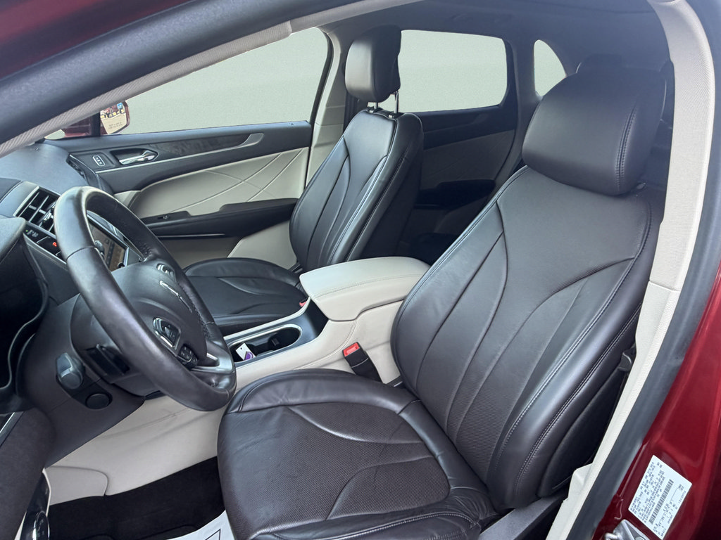 Used 2019 Lincoln MKC Reserve w/ MKC Climate Package AWD/4WD image 12