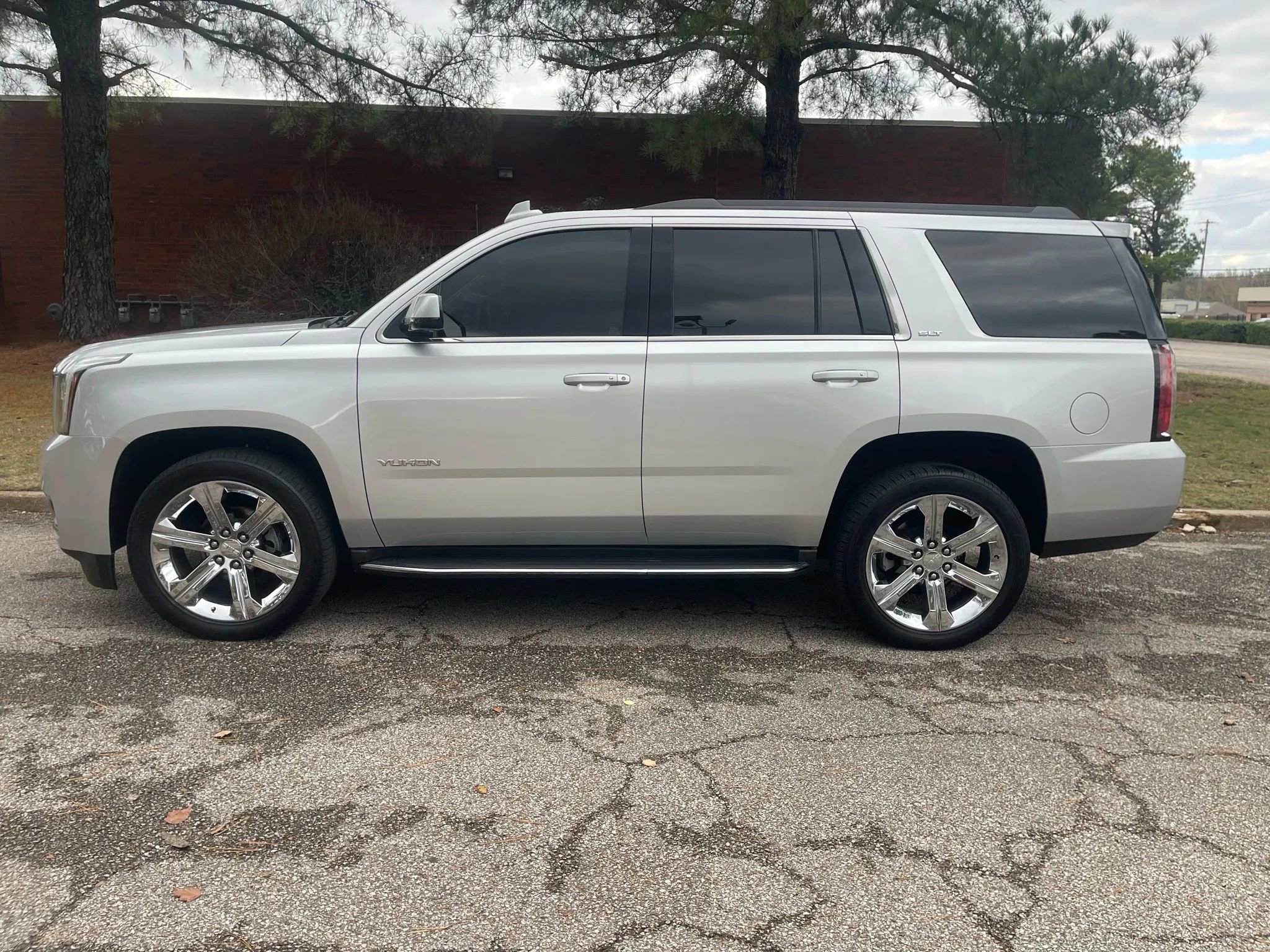 Used 2016 GMC Yukon SLT w/ Open Road Package image 2