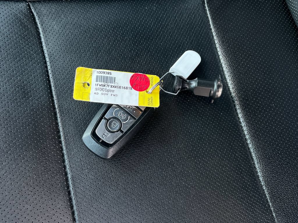 Used 2019 Ford Explorer Limited w/ Class III Trailer Tow Package FWD image 29