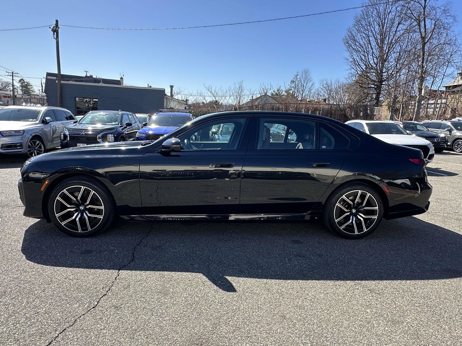 Used 2023 BMW 760i xDrive w/ Executive Package AWD/4WD image 6