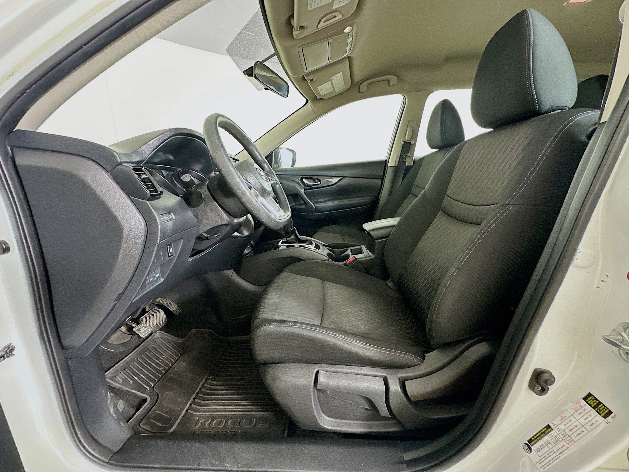 Used 2018 Nissan Rogue S image 13