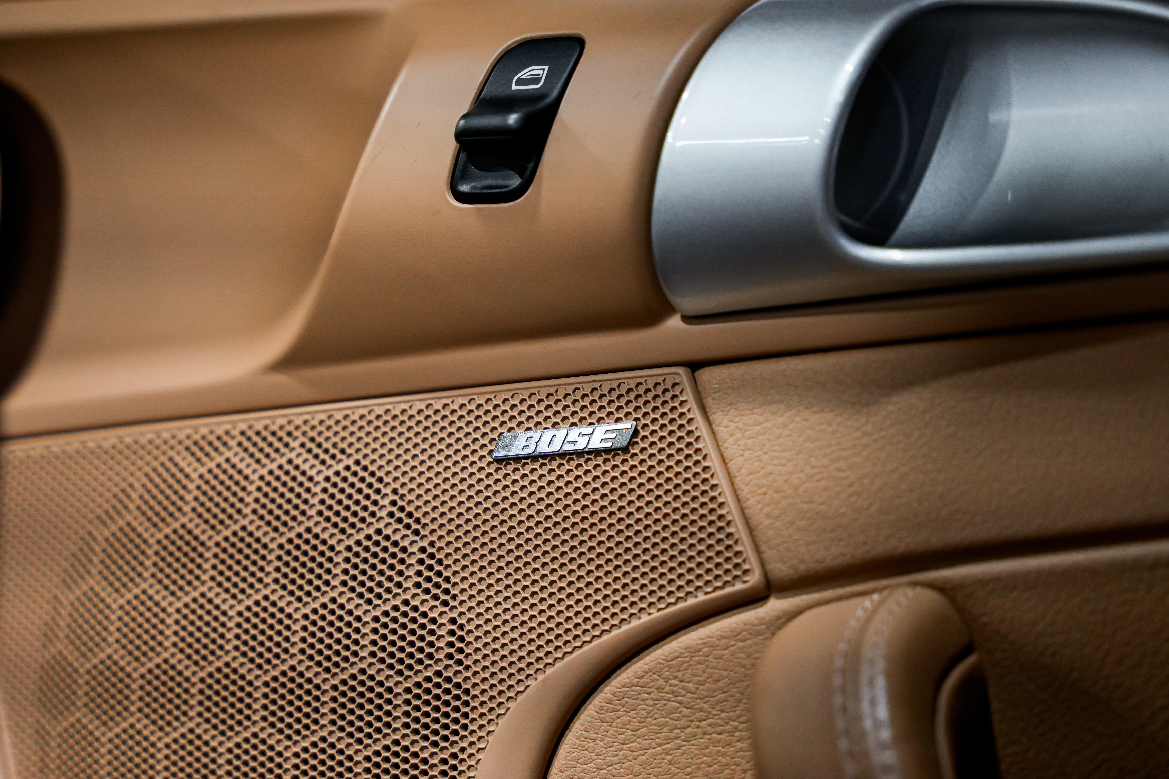 Used 2012 Porsche 911 Carrera 4S image 16