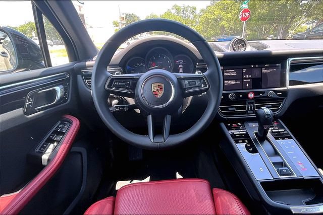 Used 2025 Porsche Macan AWD/4WD image 7