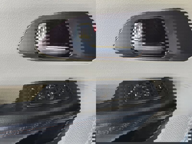 Used 2018 Chrysler Pacifica Touring Plus w/ Tire & Wheel Group image 20