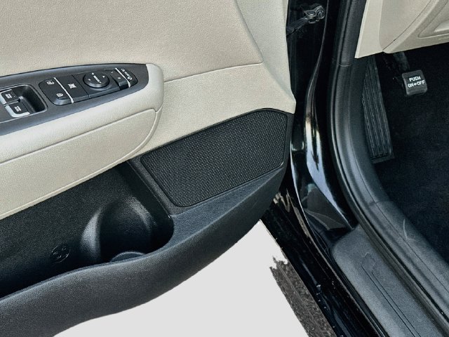 Used 2017 Kia Optima LX FWD image 18