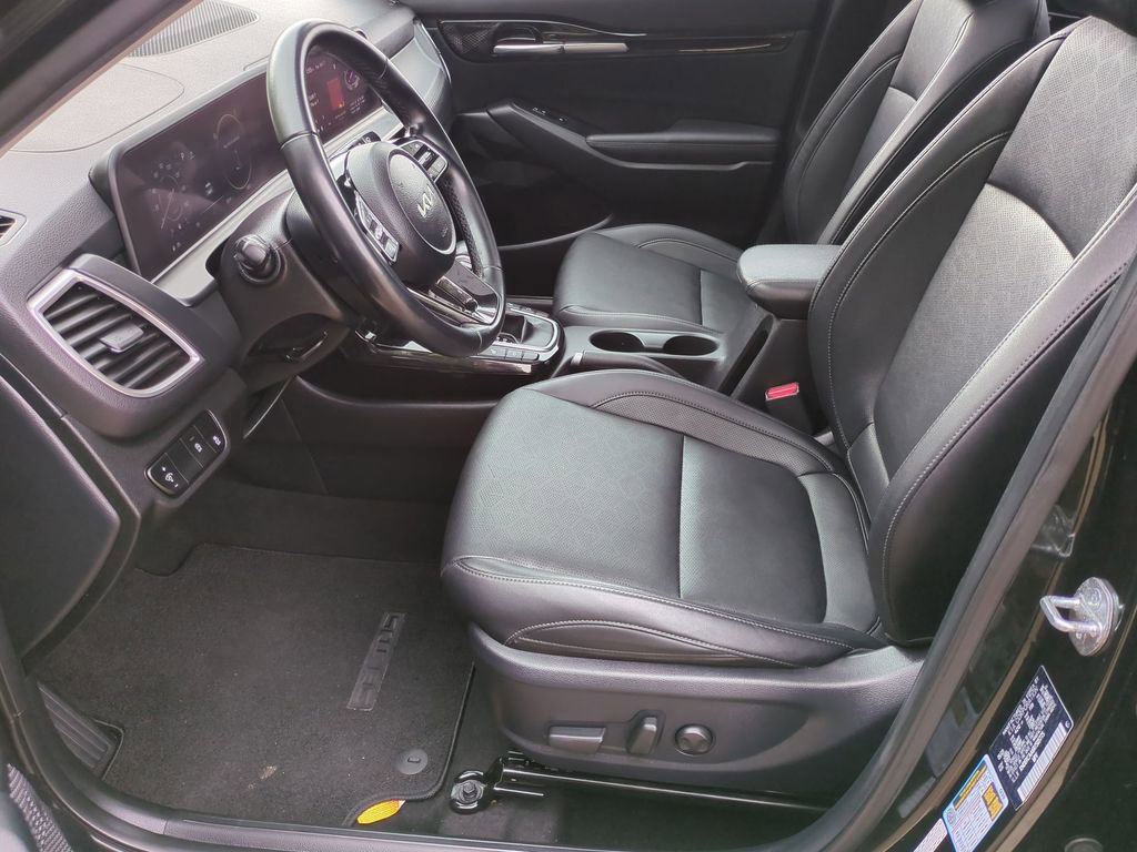 Used 2024 Kia Seltos EX image 12